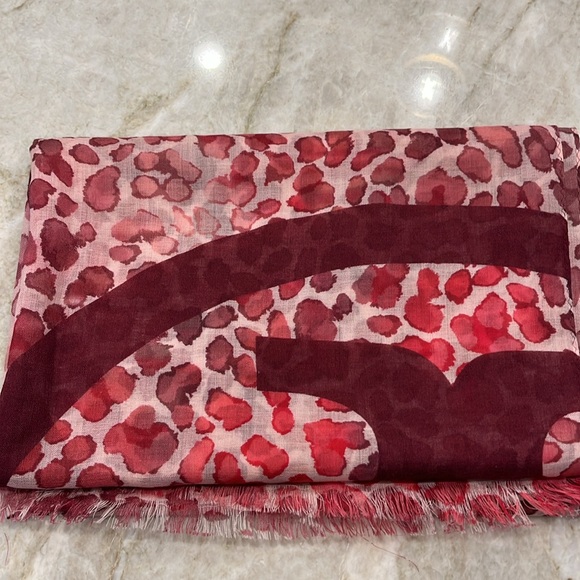 Tory Burch | Watercolor Leopard Print Scarf | Multicolor Pink - Picture 4 of 4